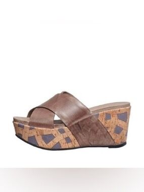 Antelope brown leather wedge sandals size 39